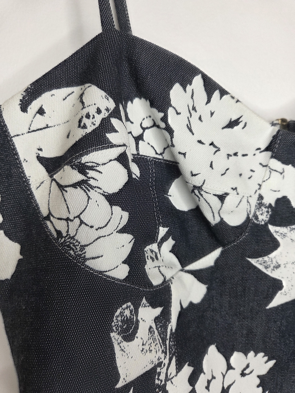 L'AGENCE Black and White Floral Bustier Crop Top - Picture 4 of 9